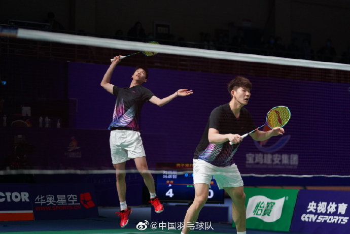 中展现出非 中展现出非